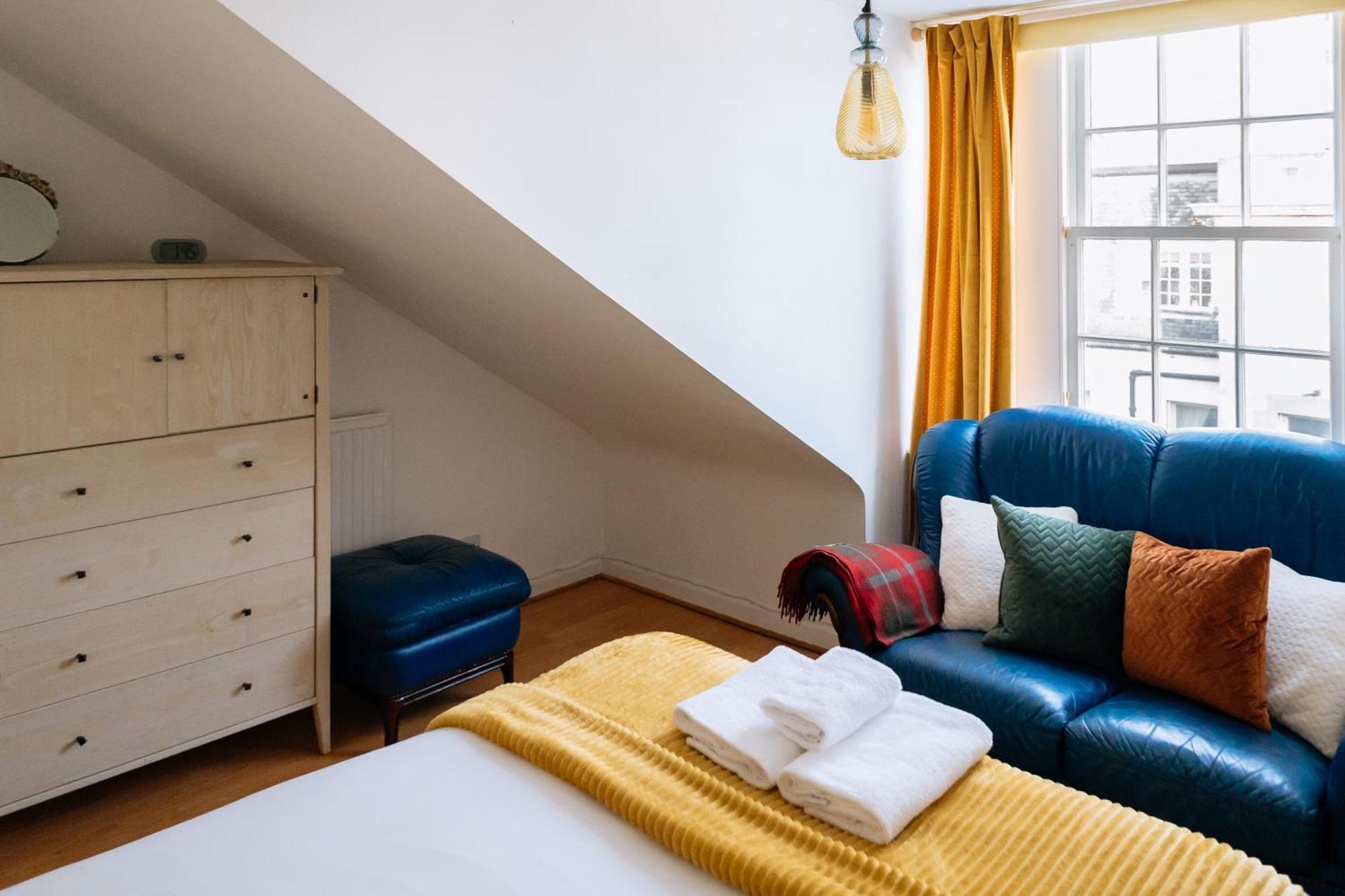 Charming 3 Bedroom Apartment In The Heart Of Vibrant Old Town EDI Buitenkant foto