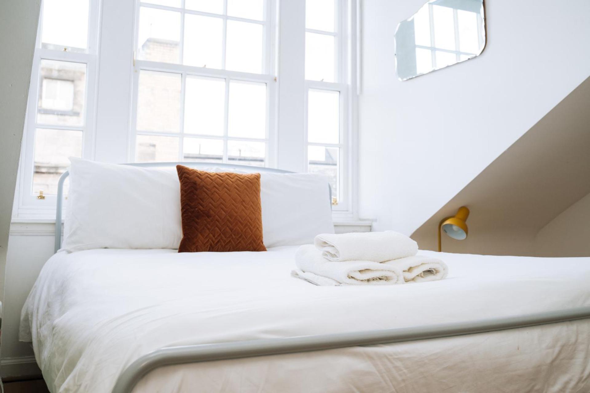 Charming 3 Bedroom Apartment In The Heart Of Vibrant Old Town EDI Buitenkant foto